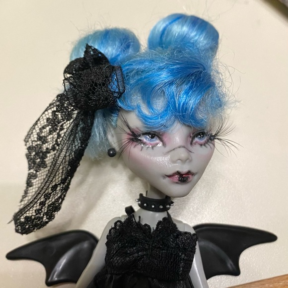 Meet your Artist, Kitty - Picture 7 of 14